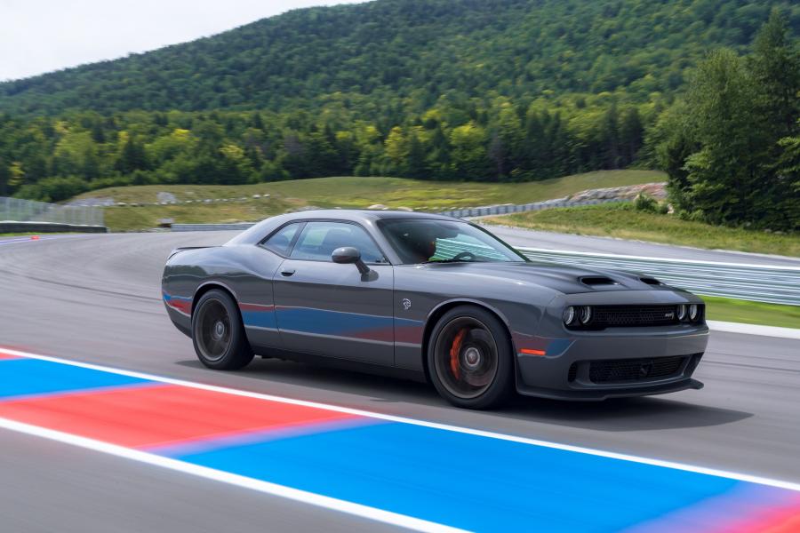  Dodge Challenger SRT Hellcat (LC) 2018 года  (фото 17 из 25)